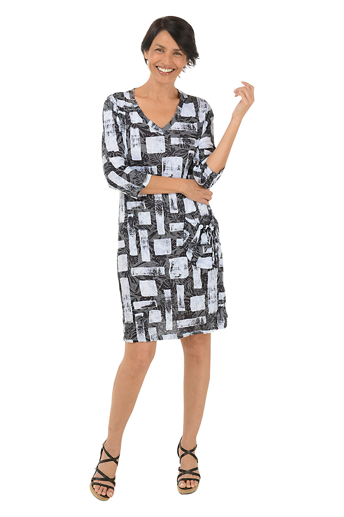 Square Silhouettes 3/4 Sleeve Crinkle Dress