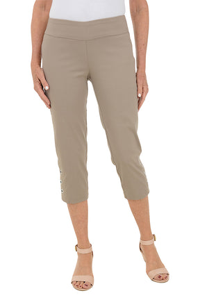 Grommet Hem Pull-On Crop Pant